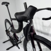 cycleXperience - 74926-11xx - Specialized Tarmac SL8 Pro Shimano Ultegra Di2 - Satin Carbon 100% Cqv Reflex Super Red Pearl Frost - 10