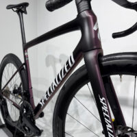 cycleXperience - 74926-11xx - Specialized Tarmac SL8 Pro Shimano Ultegra Di2 - Satin Carbon 100% Cqv Reflex Super Red Pearl Frost - 4
